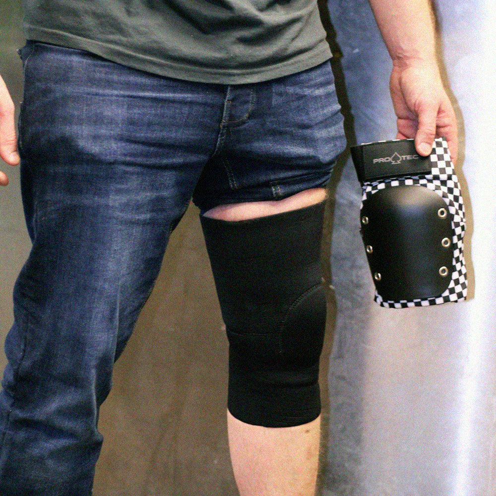 Knee Gasket Black